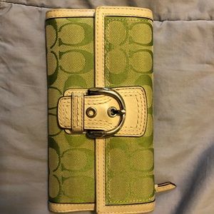Coach signature wallet • Used